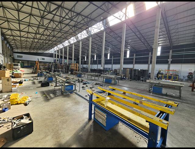 5,002M² FACTORY TO LET IN COSMO BUSINESS PARK